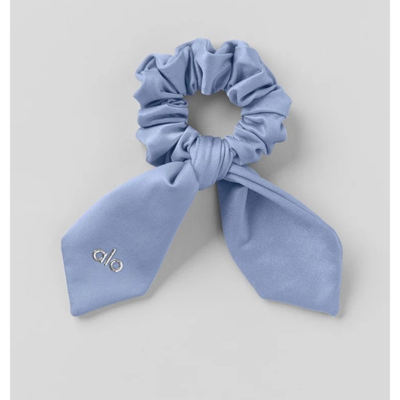 ALO Yoga Airlift Rhythm Scrunchie - Picture 2 of 5